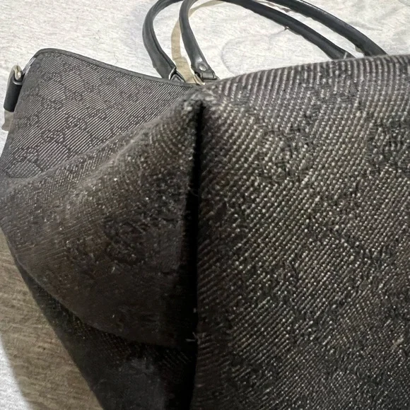 Gucci Black Signature Pattern Tote - Picture 3 of 8